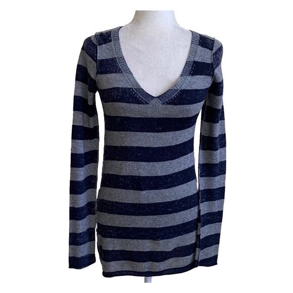 Aqua Cashmere 100% Cashmere Sweater pullover Gray Navy Blue, Size XS Knit Y2K - Picture 1 of 8